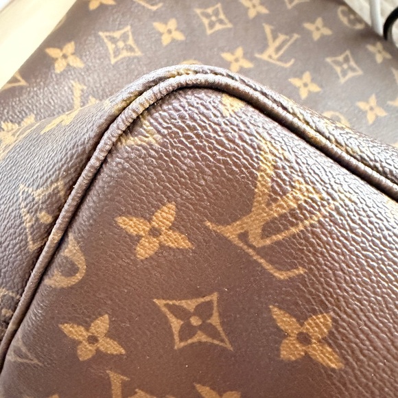 Louis Vuitton Monogram Tote in Brown and Tan - Picture 7 of 8